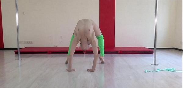 Dora Tornaszkova hot naked gymnastics